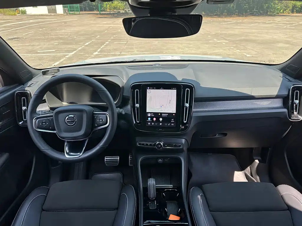 Volvo XC40 NEV — миниатюра 6