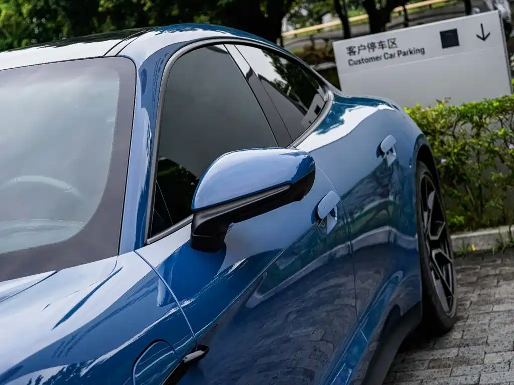 Porsche Taycan — миниатюра 13