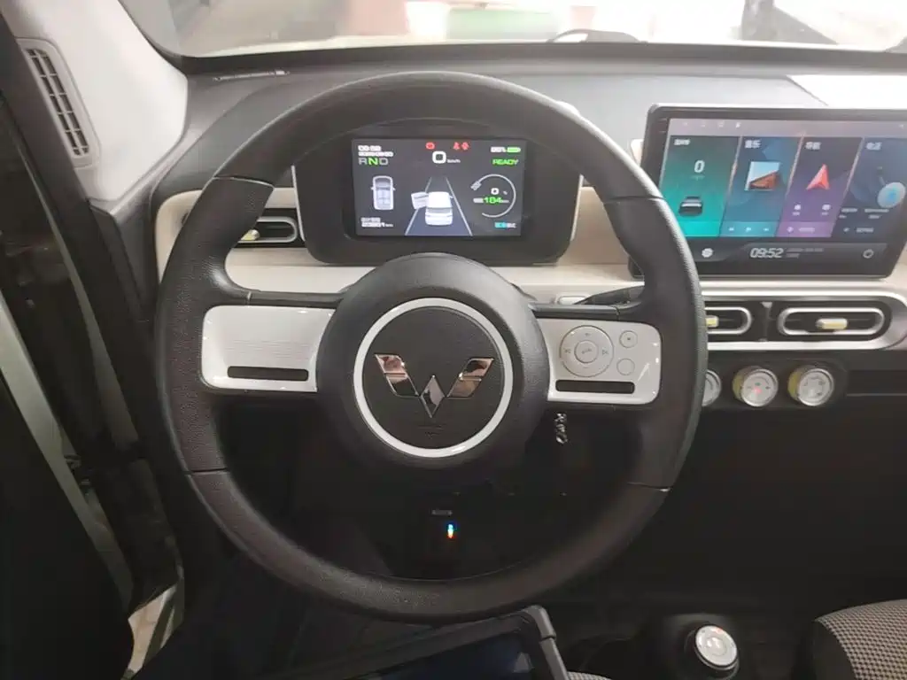 Wuling MINIEV — миниатюра 11