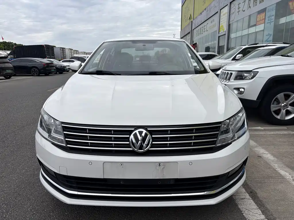 Volkswagen Lavida — миниатюра 2