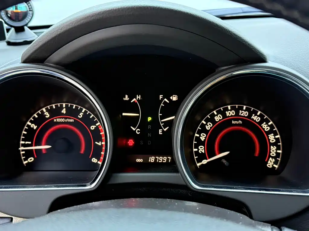 Toyota Highlander 2013 2.7L 5 мест