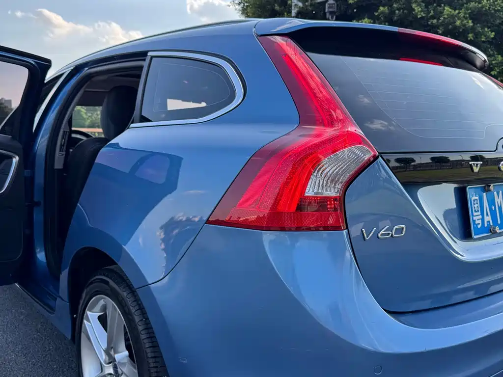 Volvo V60 — миниатюра 26