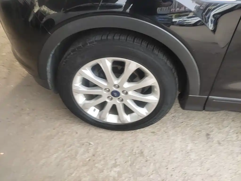 Ford Kuga — миниатюра 23