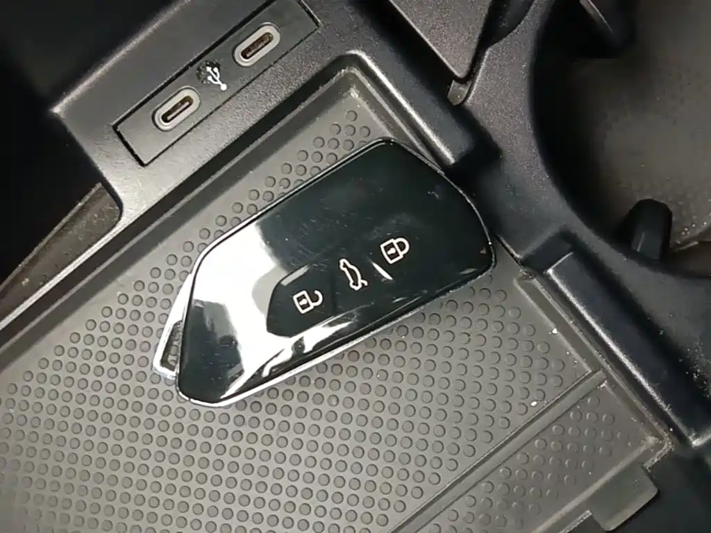 Volkswagen ID.4 X — миниатюра 9