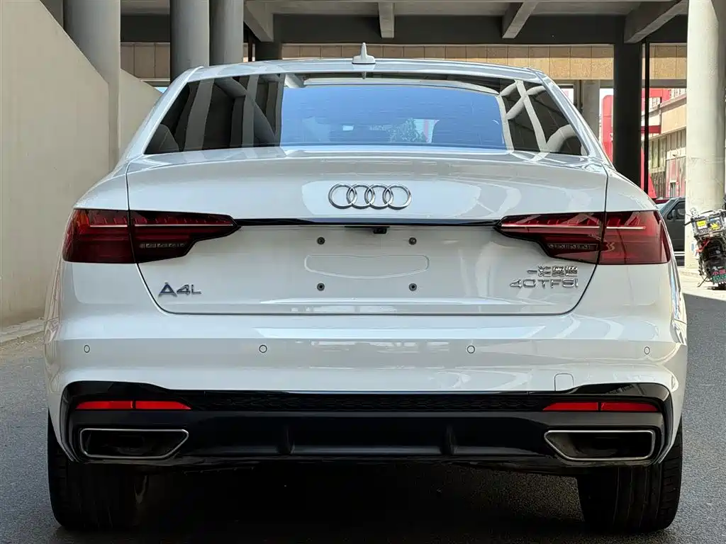 Audi A4L 2023 40 TFSI Luxury