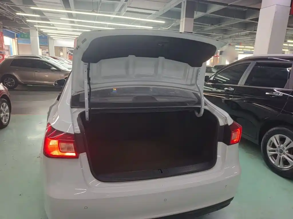 Roewe 360 — миниатюра 19