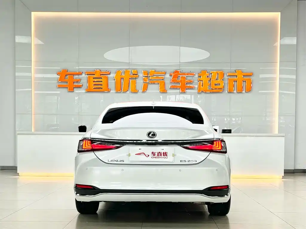 Lexus ES — миниатюра 6