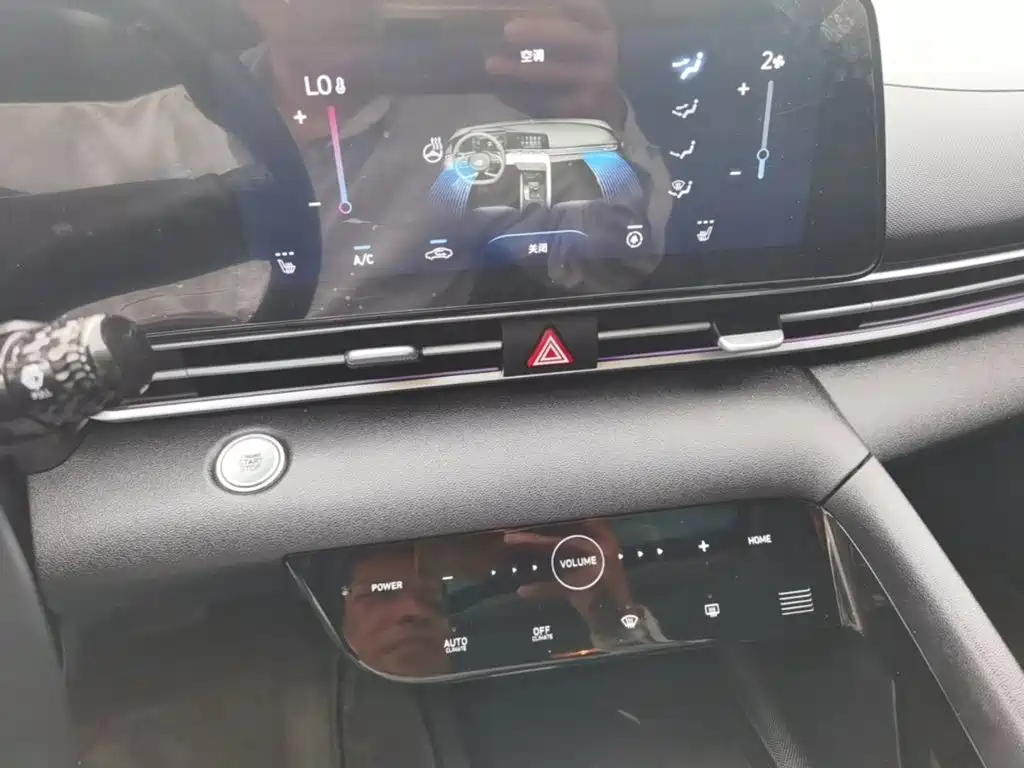 Hyundai Elantra — миниатюра 13