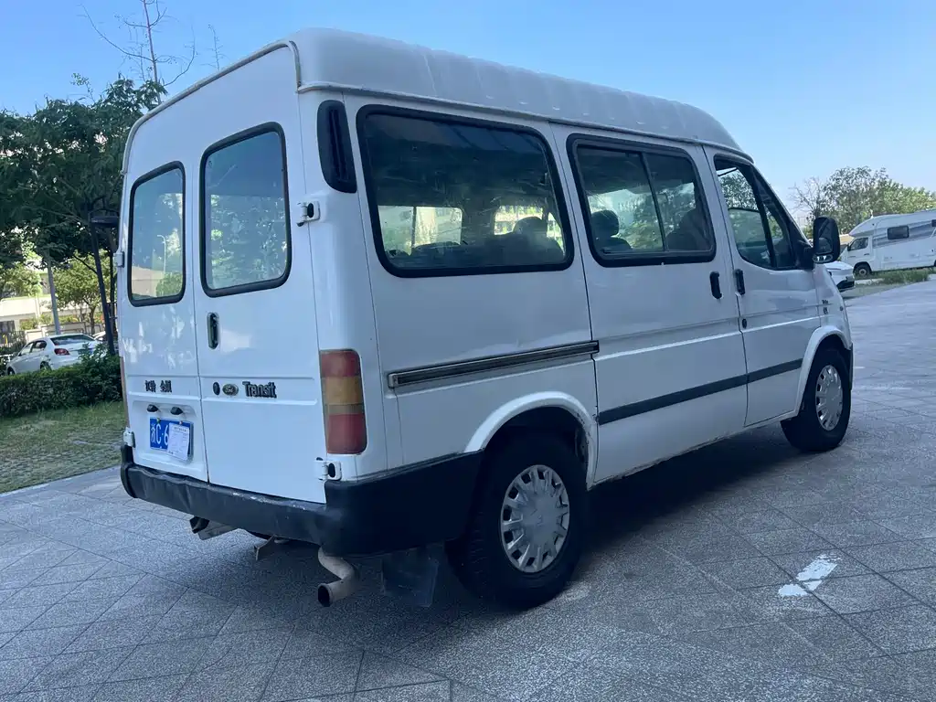 Ford Transit Classic — миниатюра 7