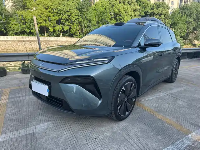2025 BYD Tang