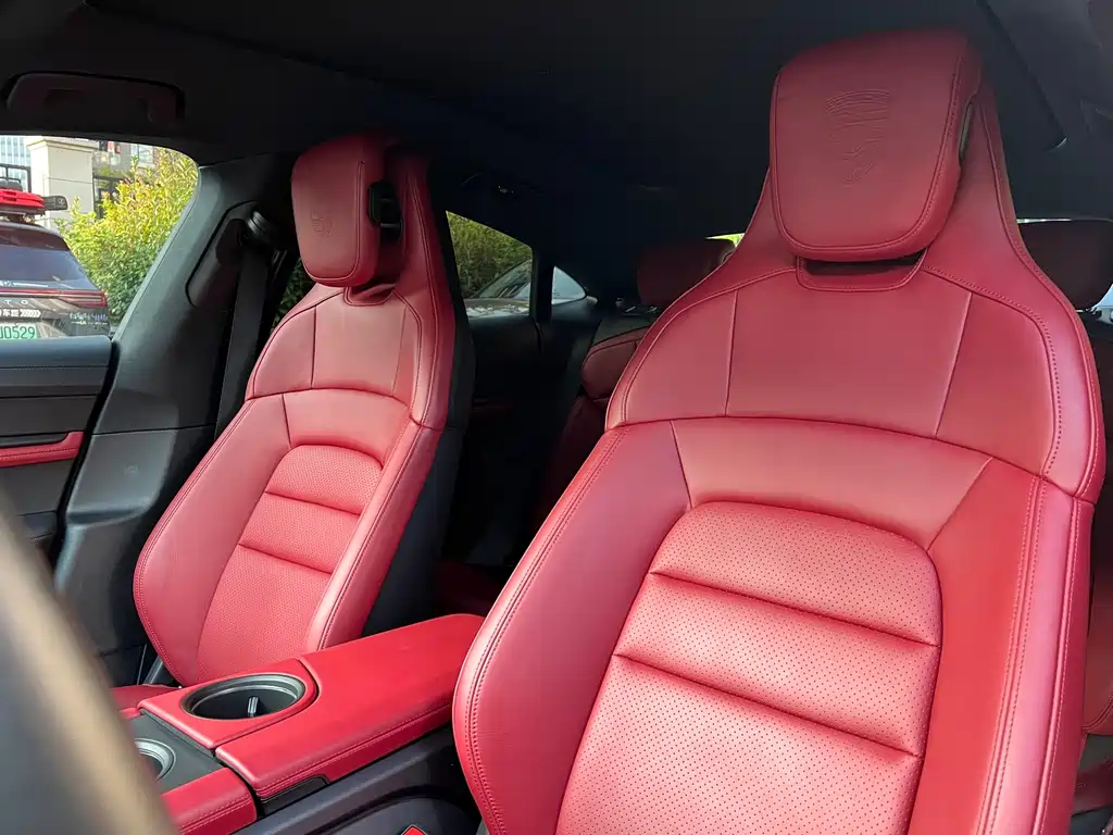 Porsche Taycan — миниатюра 10
