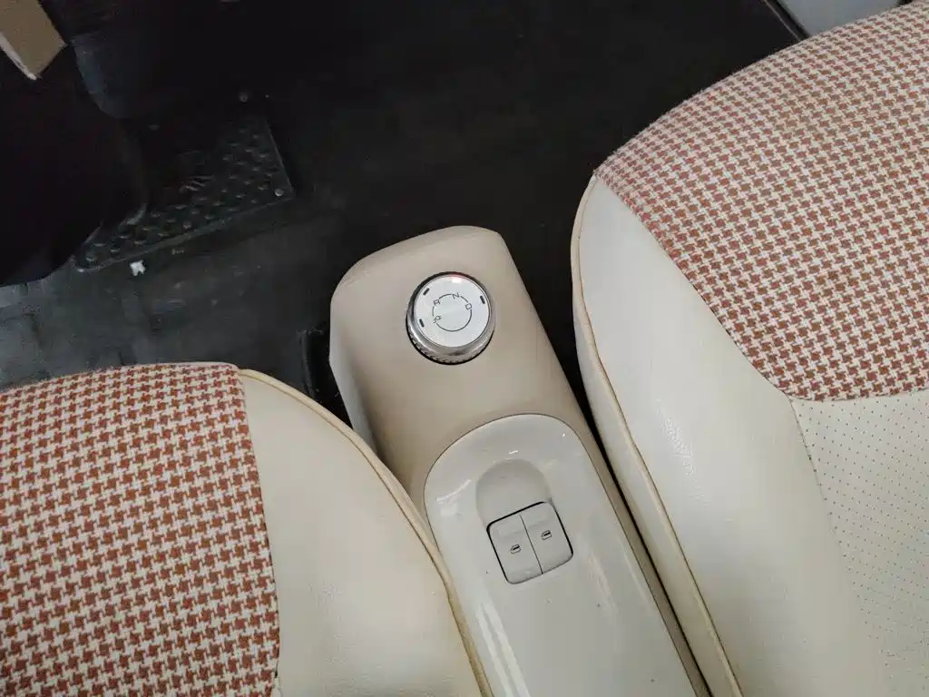 Wuling MINIEV — миниатюра 10