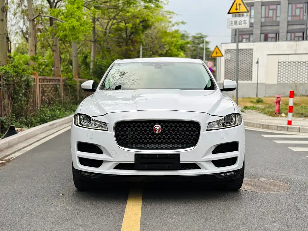 Jaguar F-Pace 2018 2.0T Premium