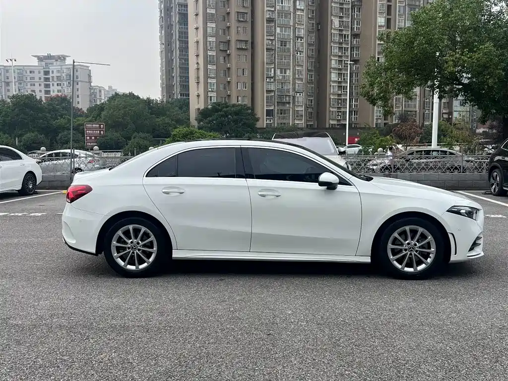 Mercedes-Benz A-Class — миниатюра 7