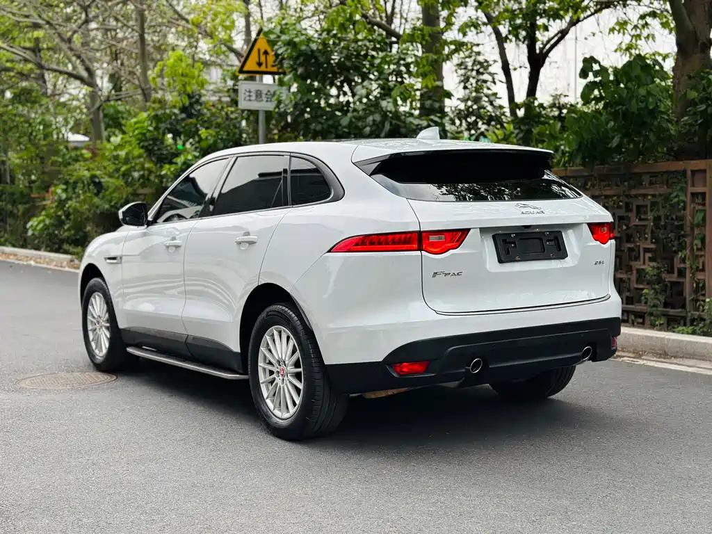 Jaguar F-Pace 2018 2.0T Premium