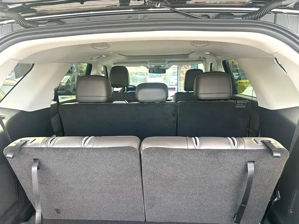 Ford Explorer — миниатюра 9