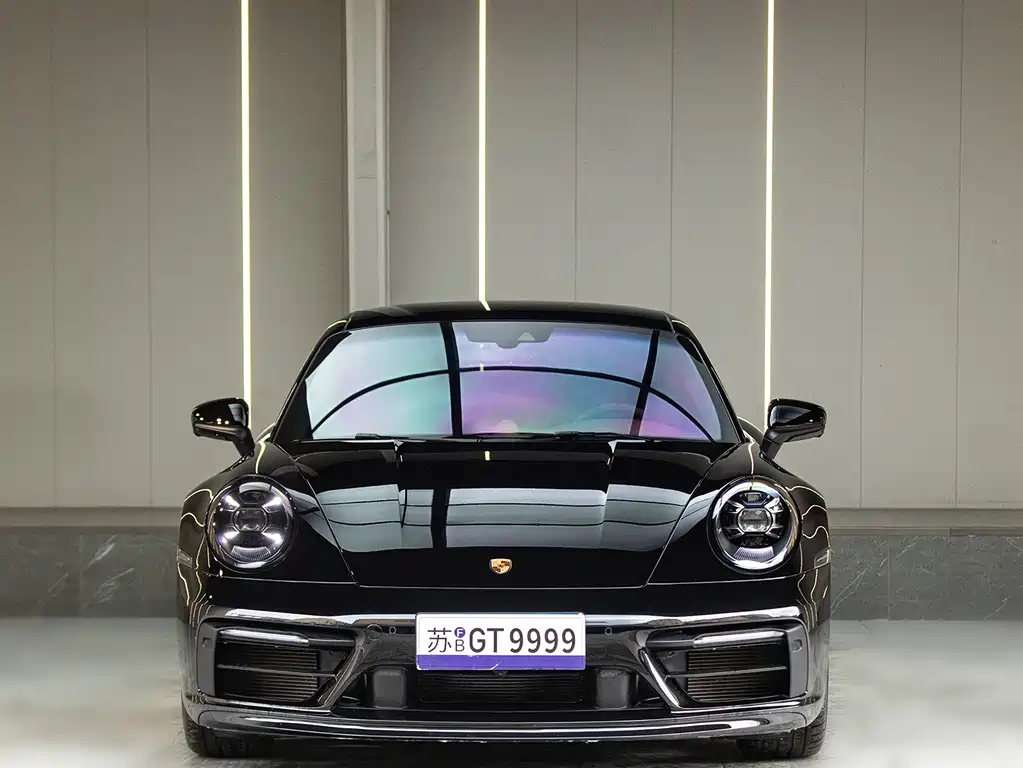 PORSCHE 911