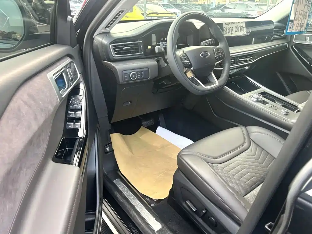 Ford Explorer — миниатюра 4