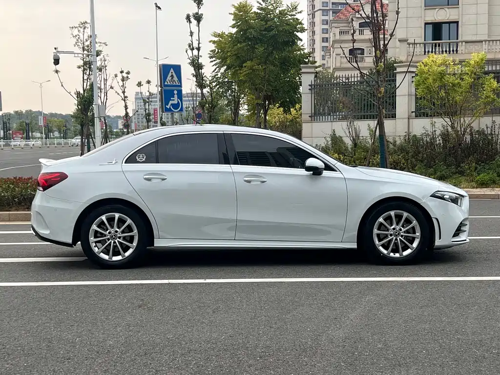 MERCEDES-BENZ A CLASS