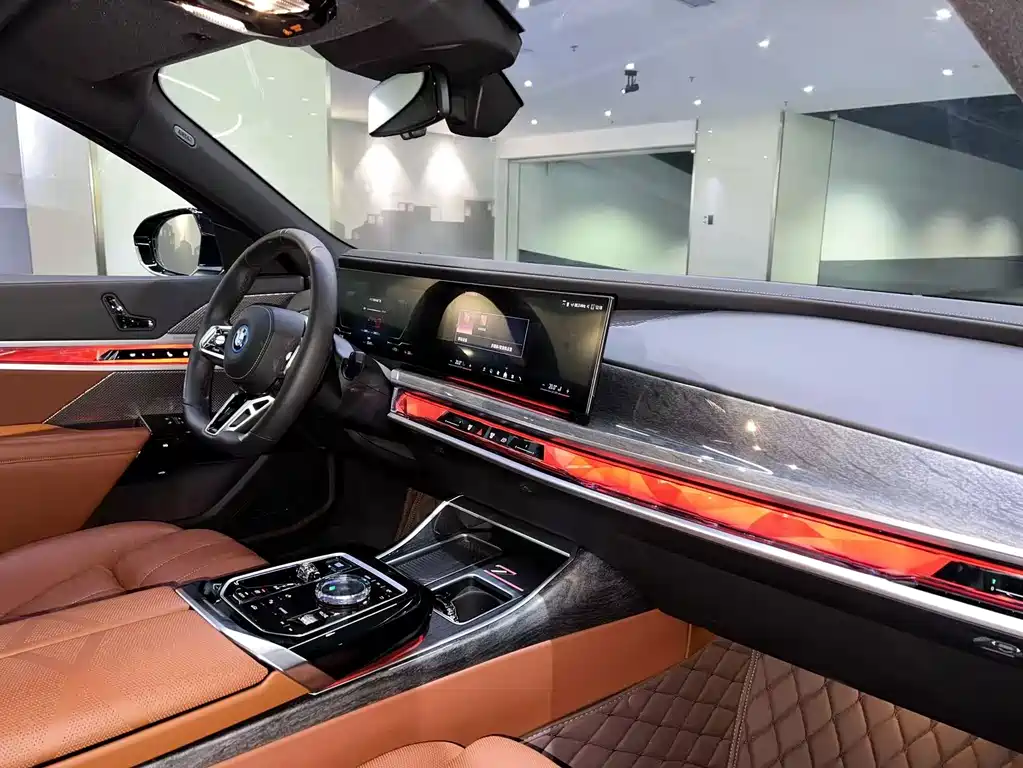 BMW i7 — миниатюра 12