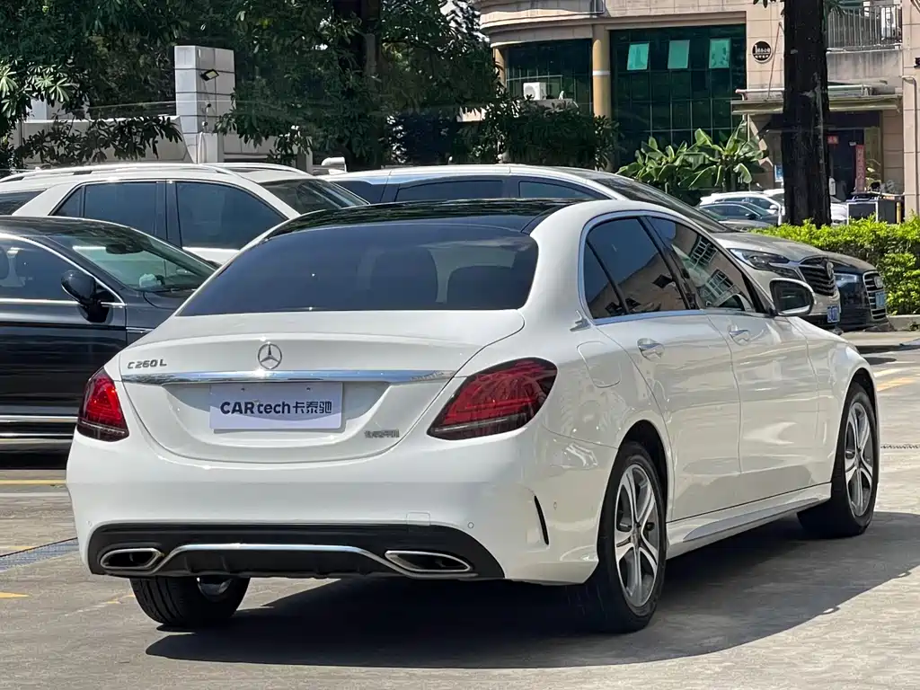 Mercedes-Benz C-Class — миниатюра 6