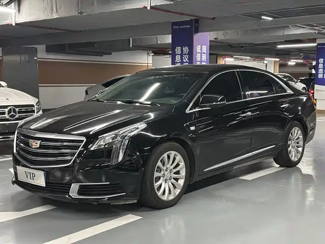 Cadillac XTS — фото 1