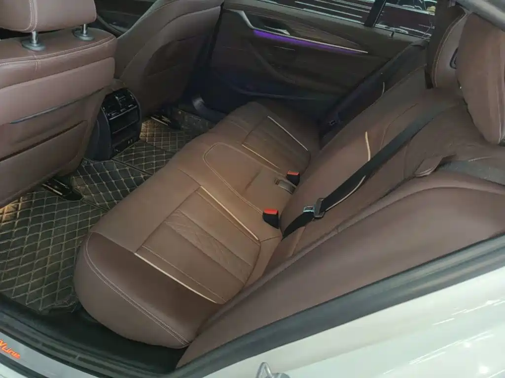 BMW 5 Series New Energy — миниатюра 17
