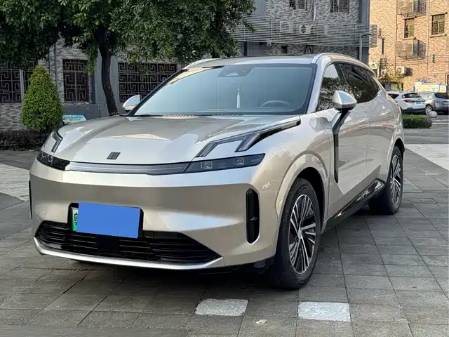2025 Lynk & Co 08