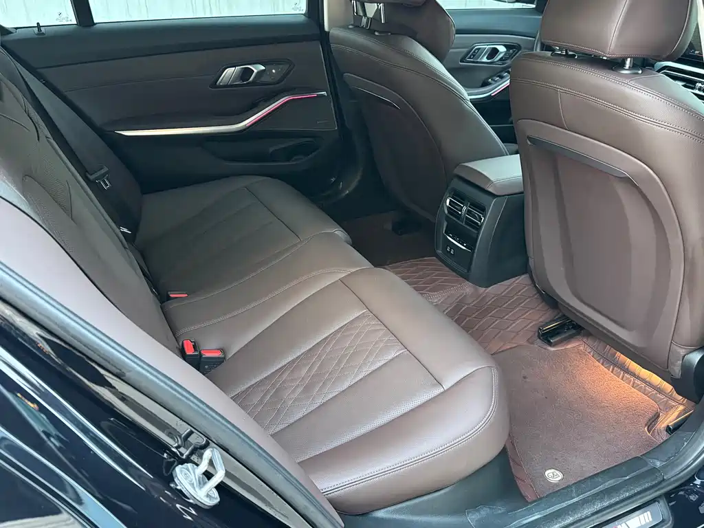 BMW 3 Series — миниатюра 13