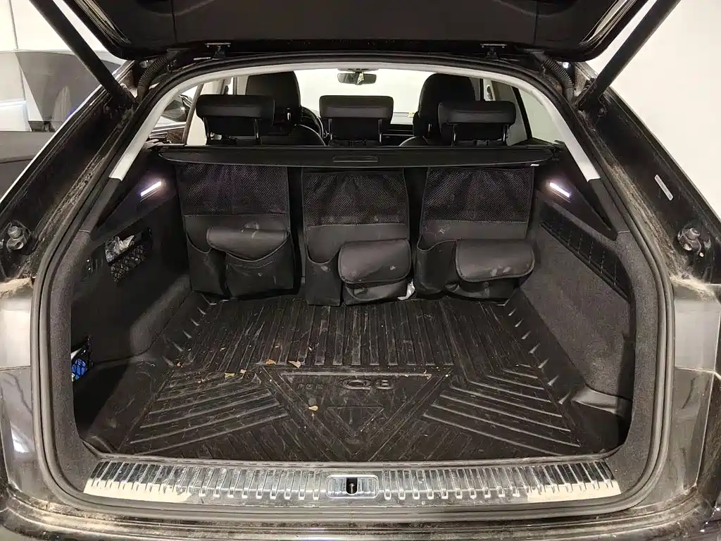 Audi Q8 — миниатюра 16