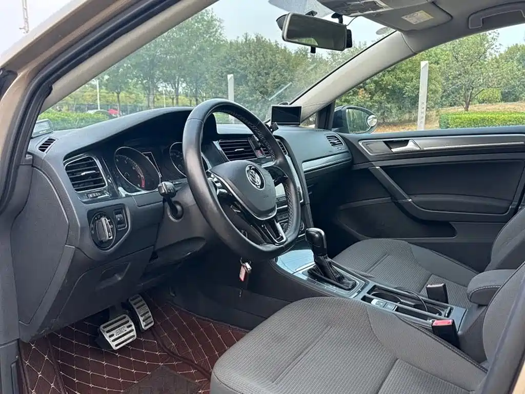 Volkswagen Golf — миниатюра 8