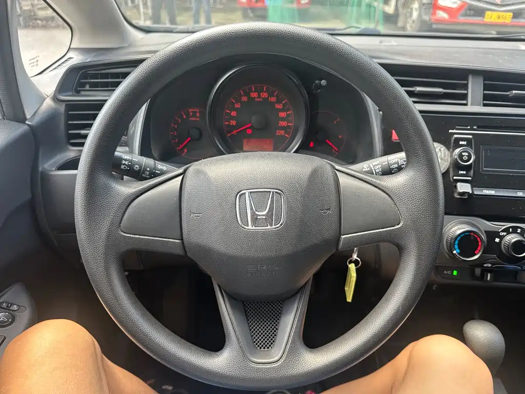 Honda Fit — миниатюра 17