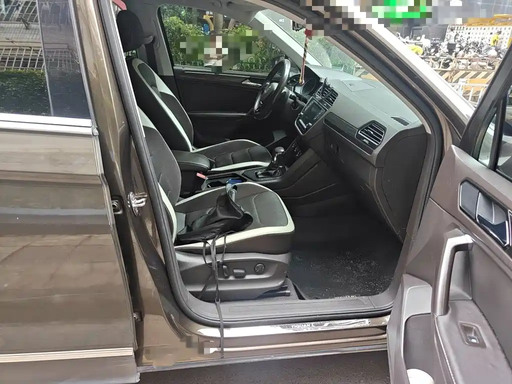 Volkswagen Tiguan L — миниатюра 18