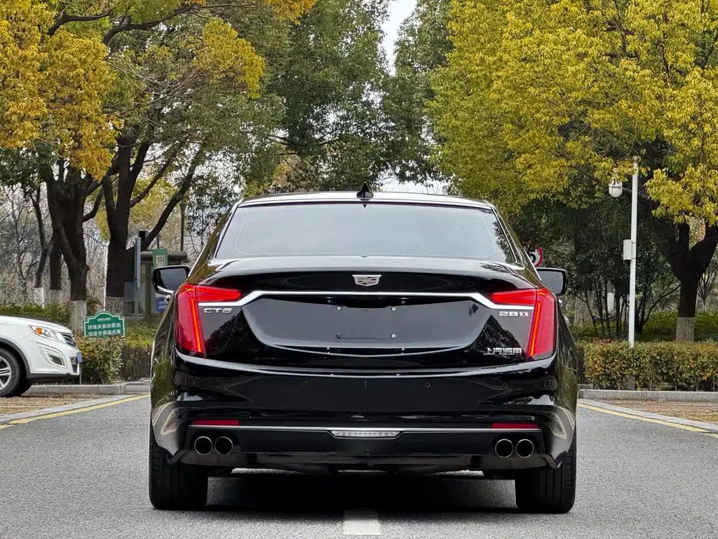 CADILLAC CT6