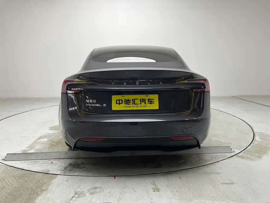 Tesla Model 3 — миниатюра 15