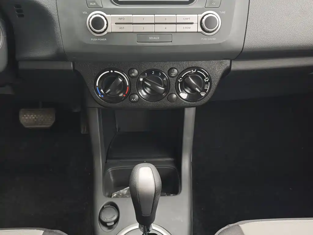 Suzuki Swift — миниатюра 7