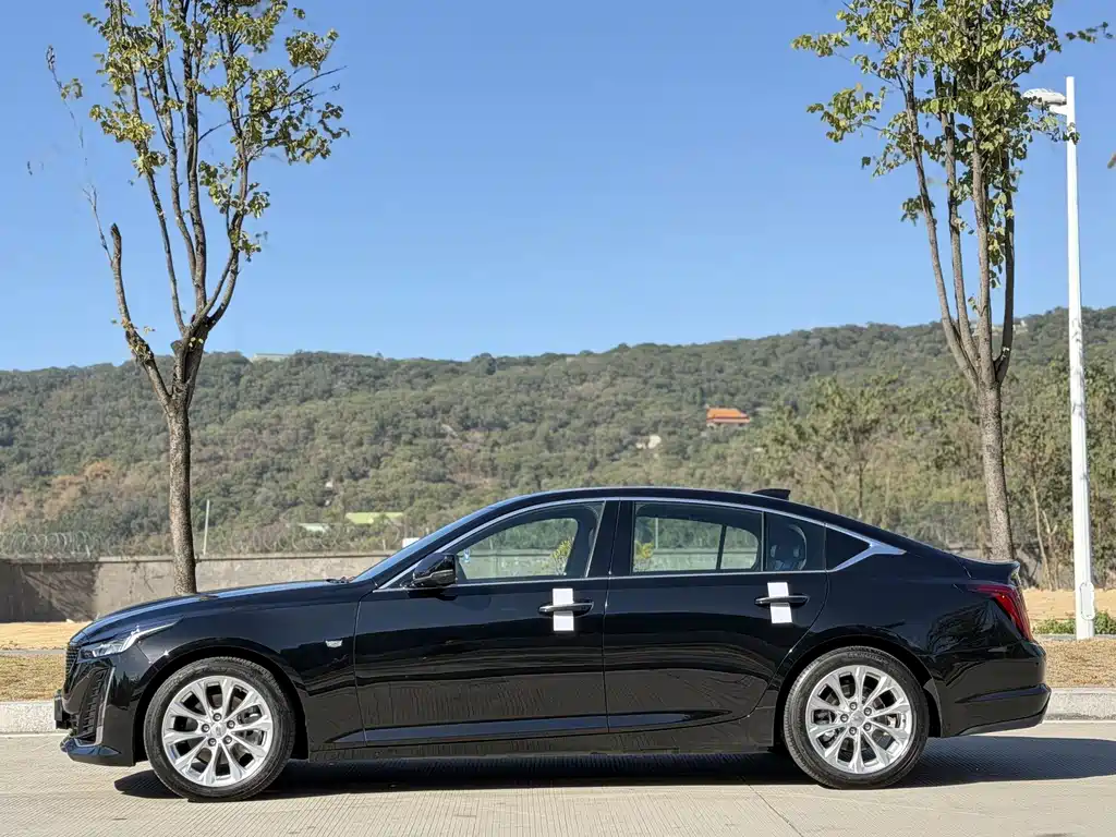 Cadillac CT5 — миниатюра 5