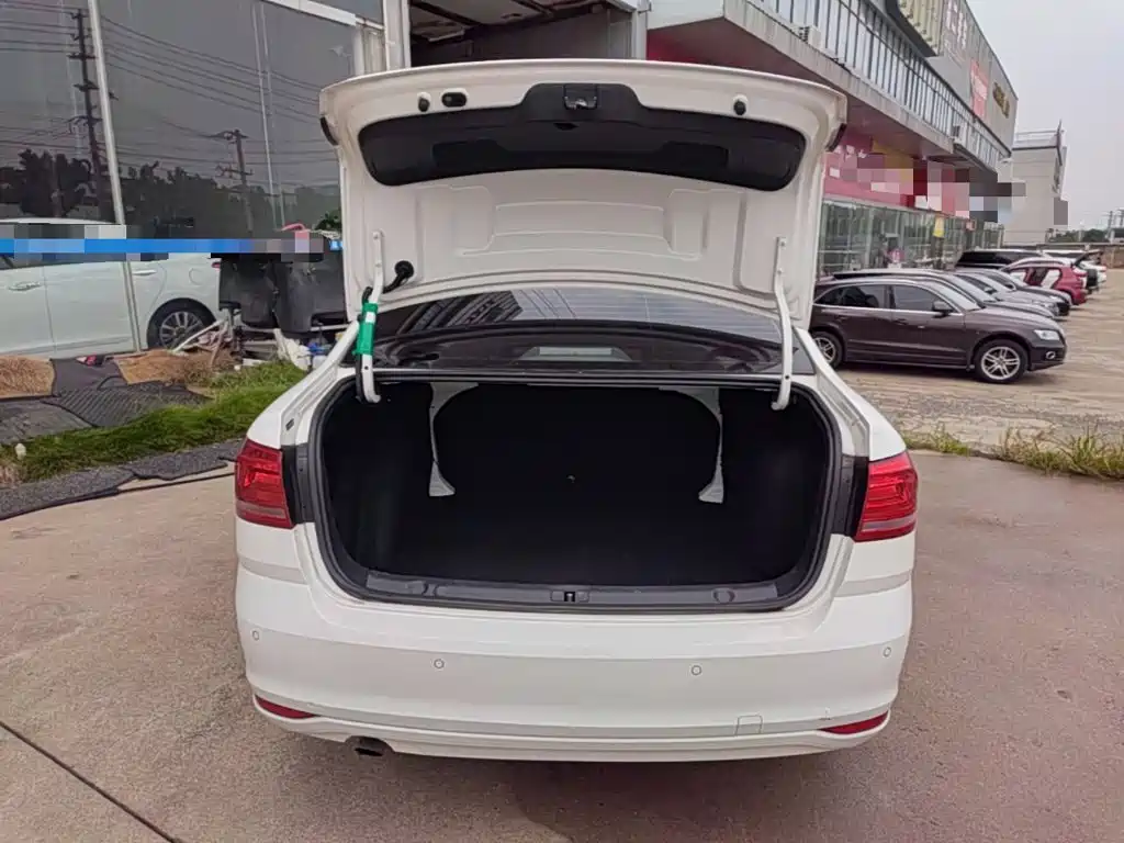 Volkswagen Lavida — миниатюра 19
