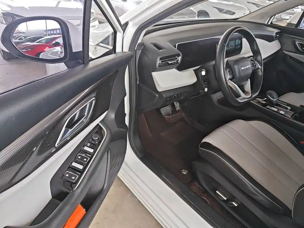 BAIC EU5 Plus — миниатюра 16