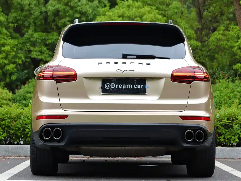 Porsche Cayenne — миниатюра 5