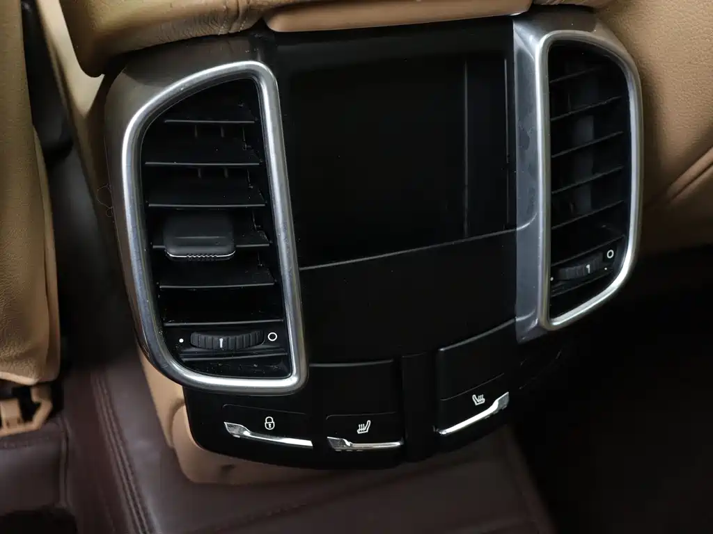Porsche Cayenne — миниатюра 19