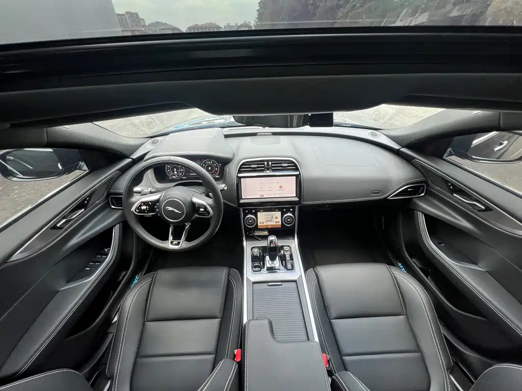Jaguar XEL — миниатюра 5