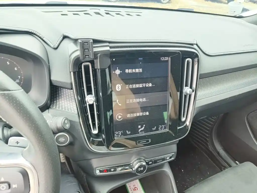 Volvo XC40 — миниатюра 13