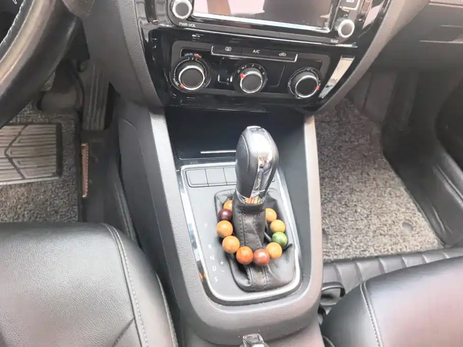 Volkswagen Sagitar — миниатюра 16