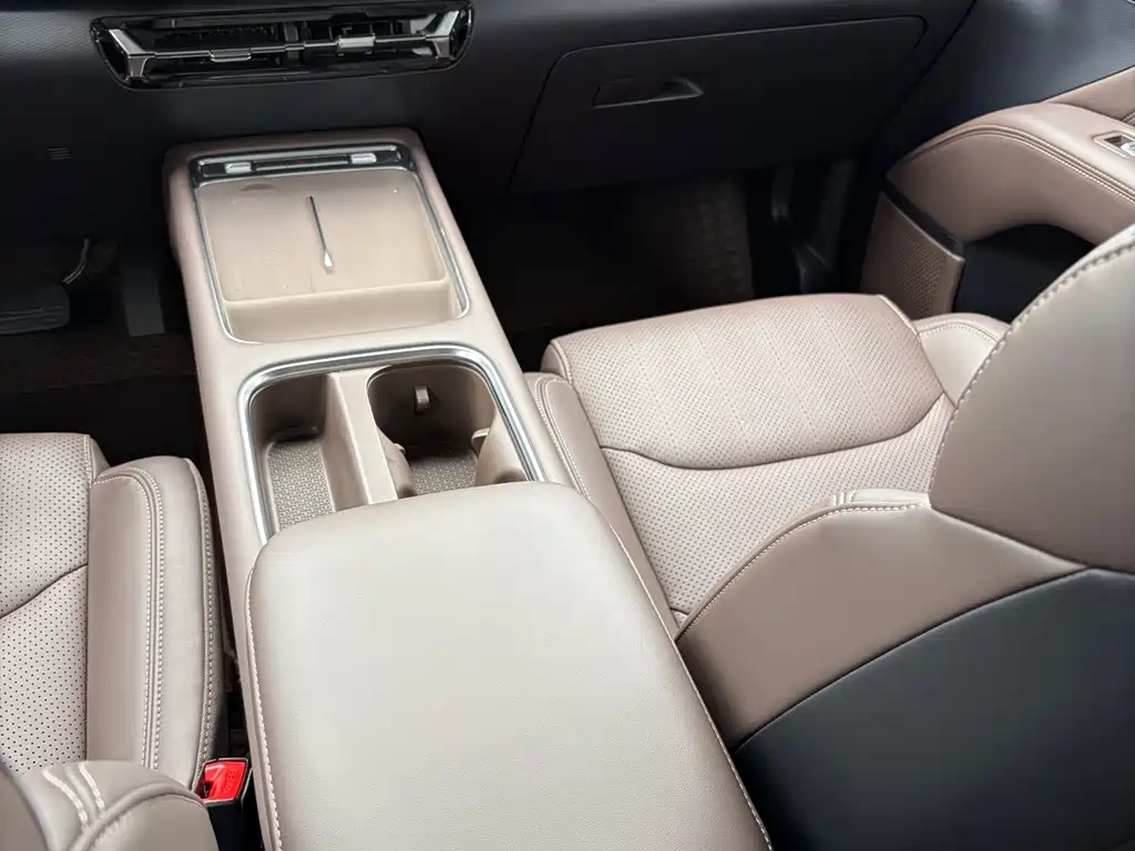 Wuling Xingguang 730 New Energy — миниатюра 17