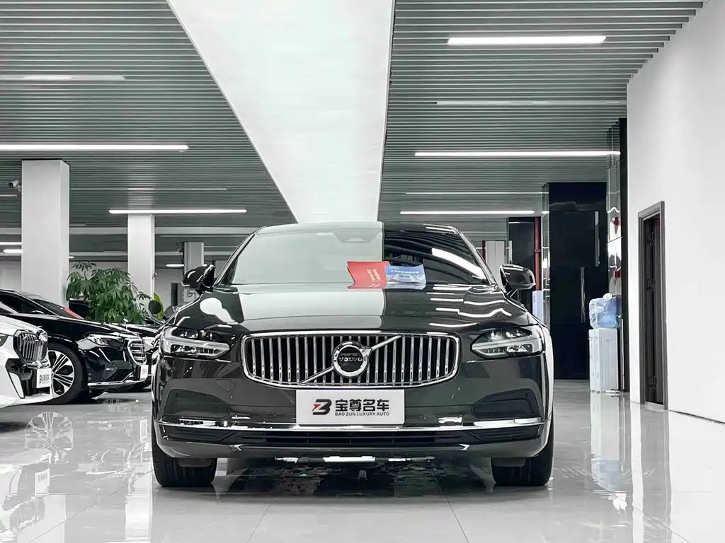 Volvo S90 2023 B5 Luxury