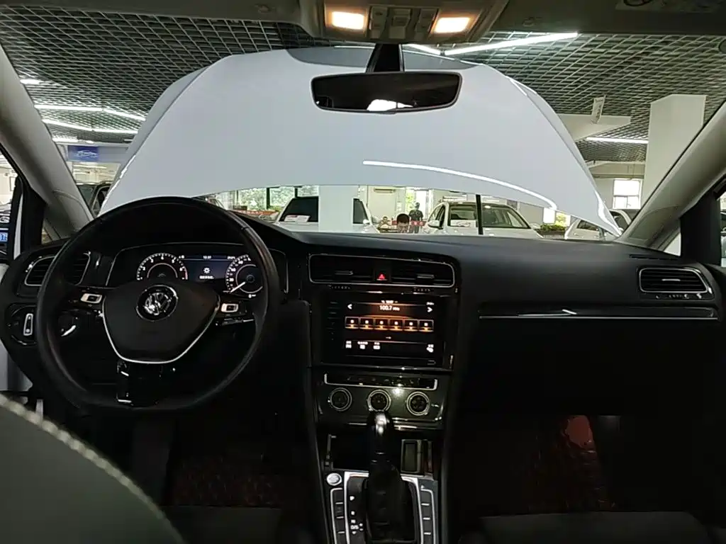 Volkswagen Golf — миниатюра 10