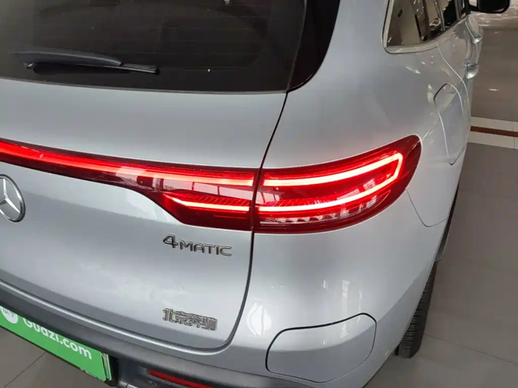 Mercedes-Benz EQC — миниатюра 8