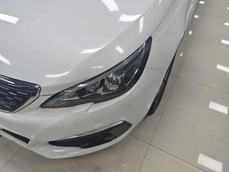 Peugeot 308 — миниатюра 5