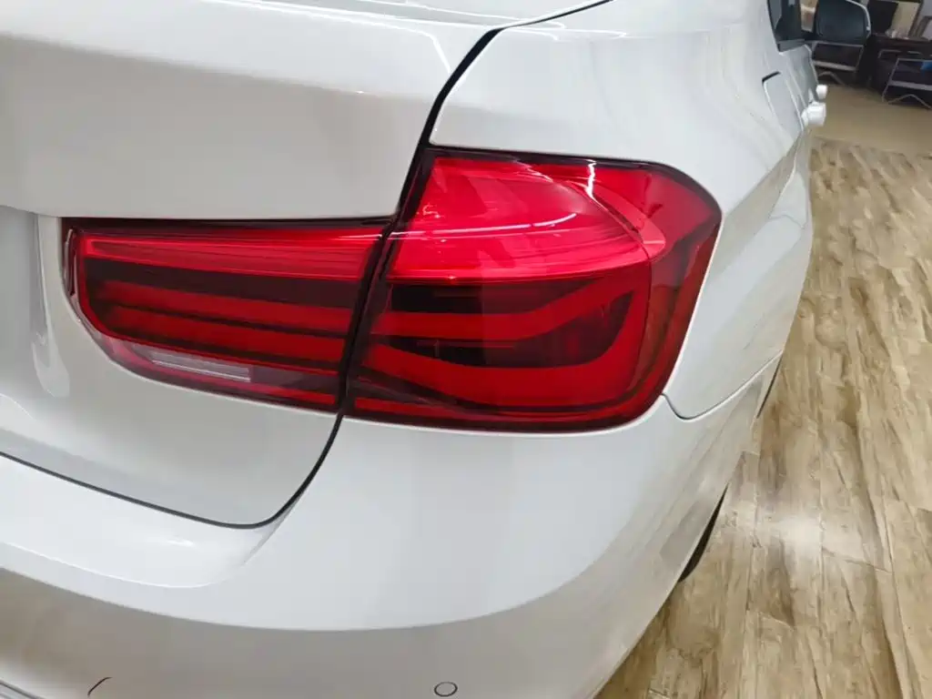 BMW 3 Series — миниатюра 8